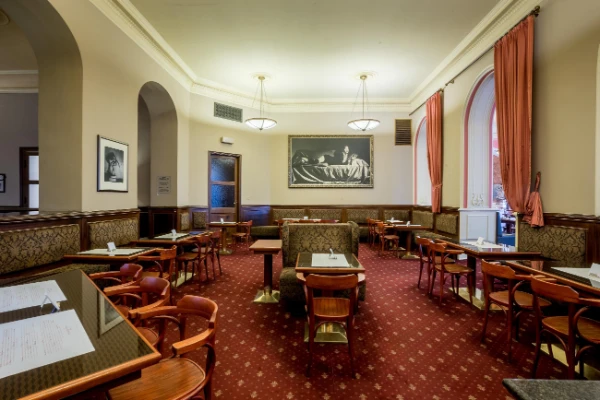 Café Louvre