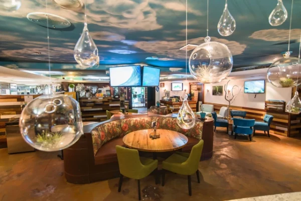 hiking Hawaii cafe